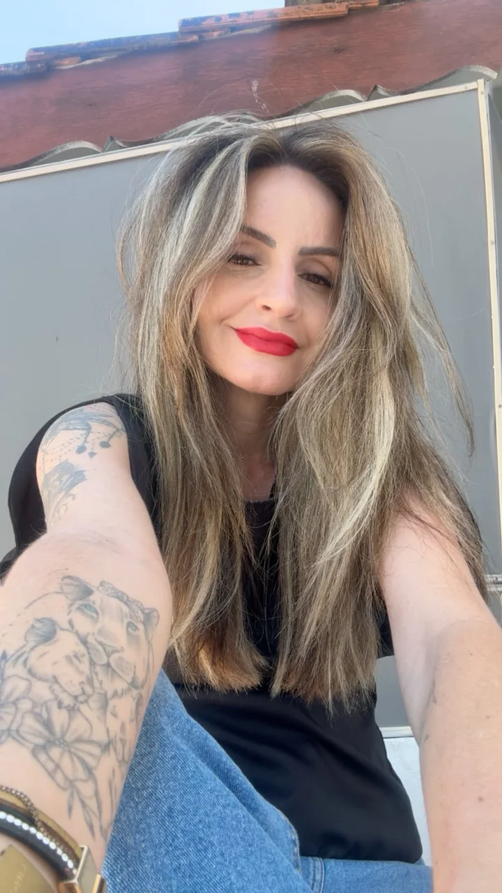 Elen, especialista em progressiva e dona do salão Elen Laura