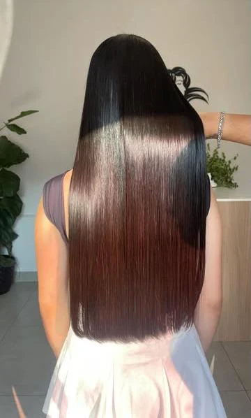 Cabelo escuro longo e liso, com brilho